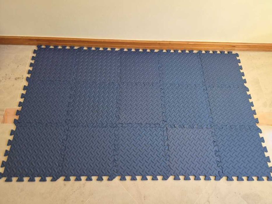 Tapete 15 peças p/ Bebés e Crianças Azul – 30x30 cm - em bom estado