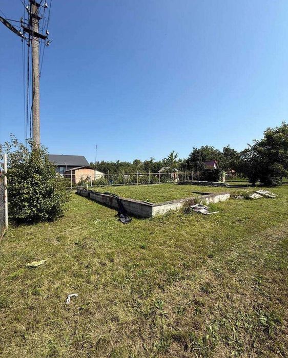 Продаж земельної ділянки біля озера Задорожнє