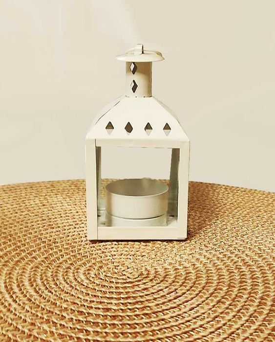 Белый декоративный подсвечник, фонарик для уютного вечера