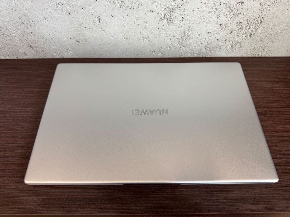 Sprzedam laptop Huawei MateBook D15