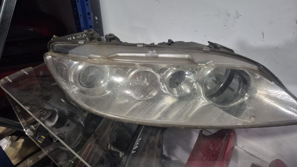 Farol direito mazda 6