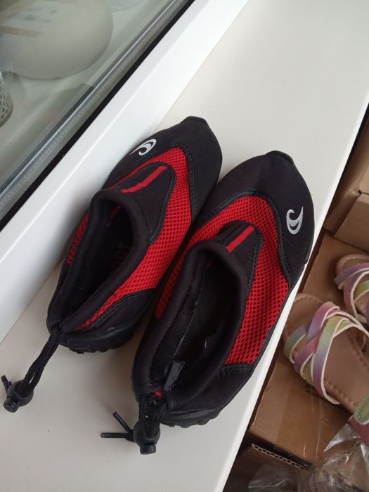 Обувь для плавания р.36.