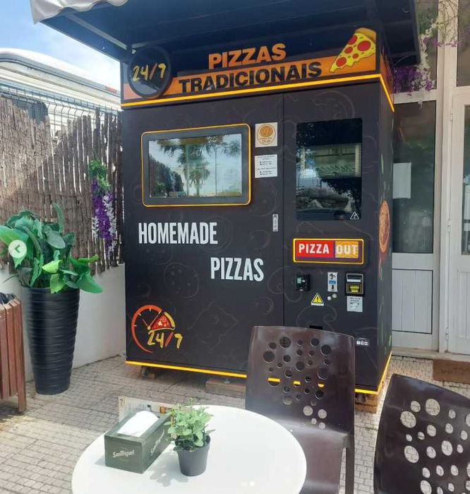 DISTRIBUIDOR AUTOMÁTICO DE PIZZAS COM LOCALIZAÇÃO INCLUÍDA
