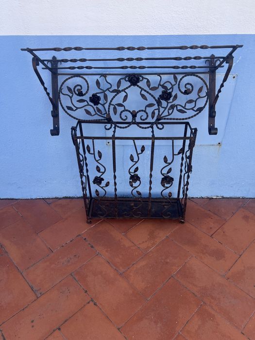 Conjunto de Entrada em Ferro Forjado (Cabide / Bengaleiro + Porta-Guarda-Chuvas)