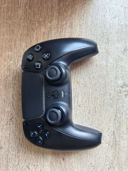 Playstation  5 com 1 comando