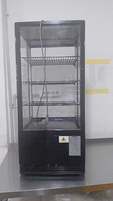 Шафа-вітрина холодильна REEDNEE RT78B black