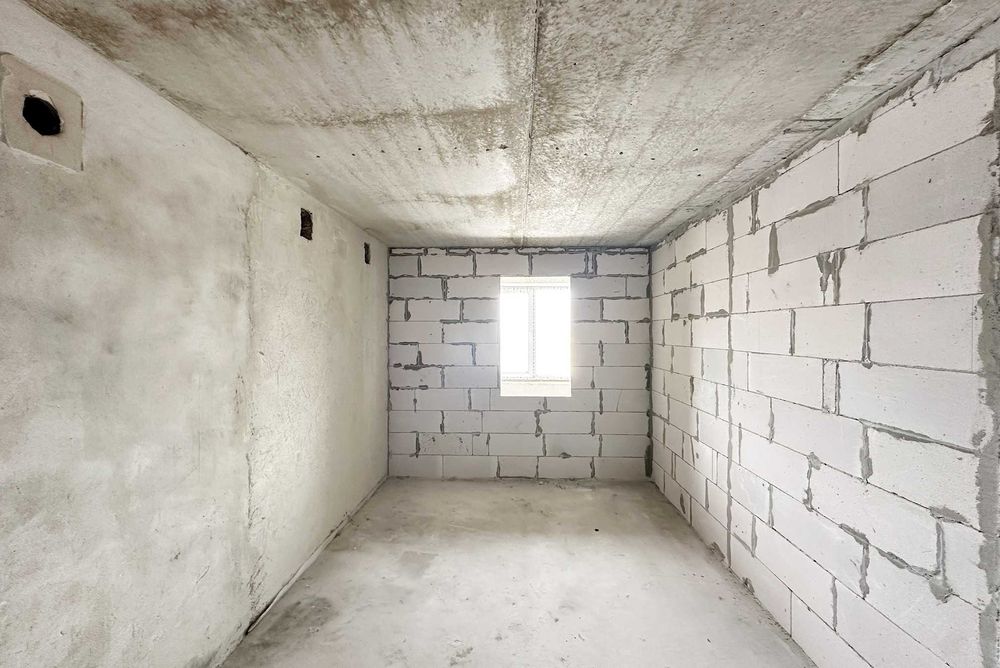 4-кім.,квартира у новобудові, 121 м², на Роксоляни, в зданому будинку.