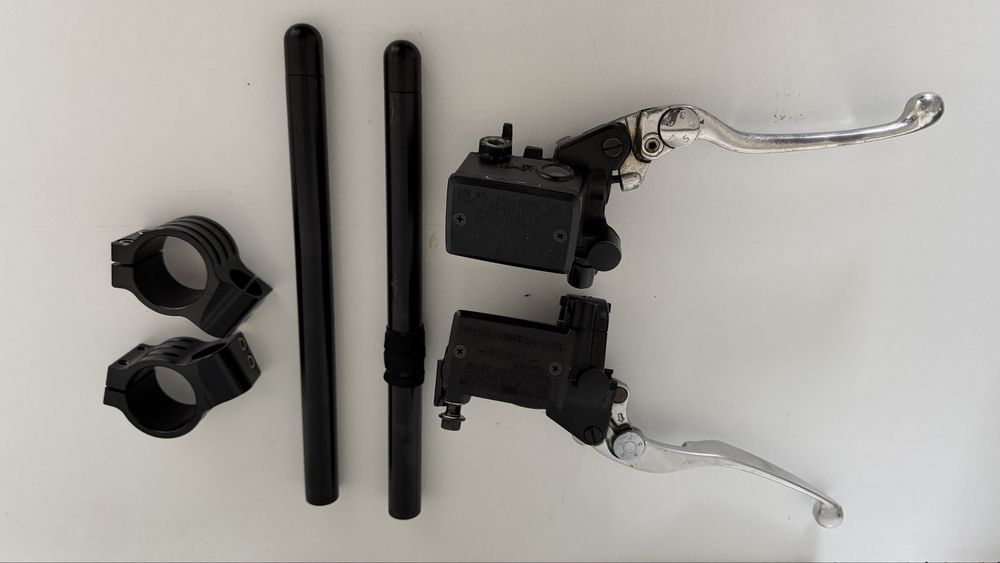 Nacked Yamaha XJR 1300