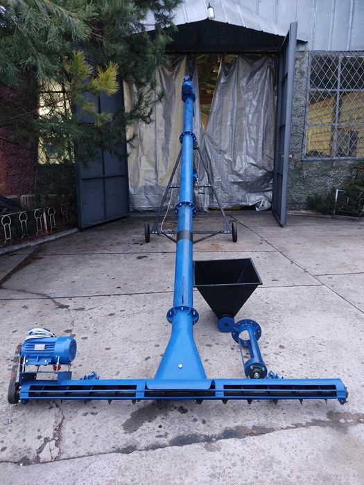 Шнековий навантажувач, погрузчик для зерна. Транспортер, шнек, конвеєр