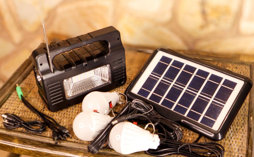 Універсальний, аварійний ліхтар-сонячна станція  модель ЕР-0138