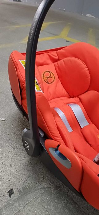 2 ovos + 1 base bebe automóvel - Rosa e Vermelho Modelo:Cybex Platinum