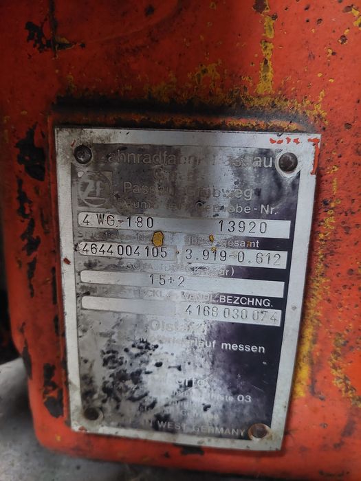 Фронтальний погрущик FORUKAVA 345