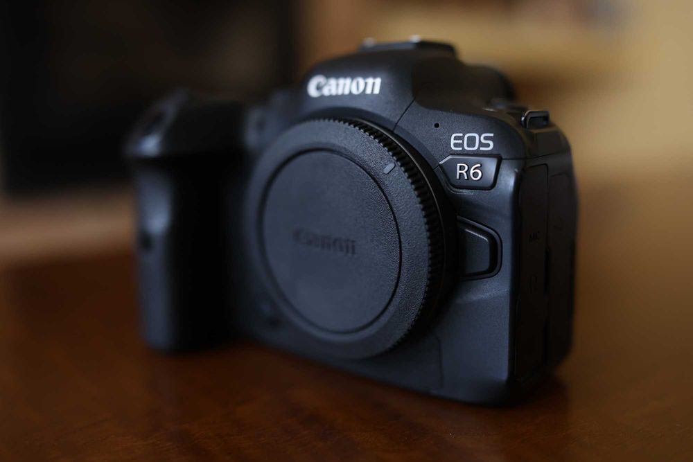 Canon R6 Mirrorless + Caixa e Acessórios Originais