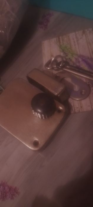 Продам замок советских времен