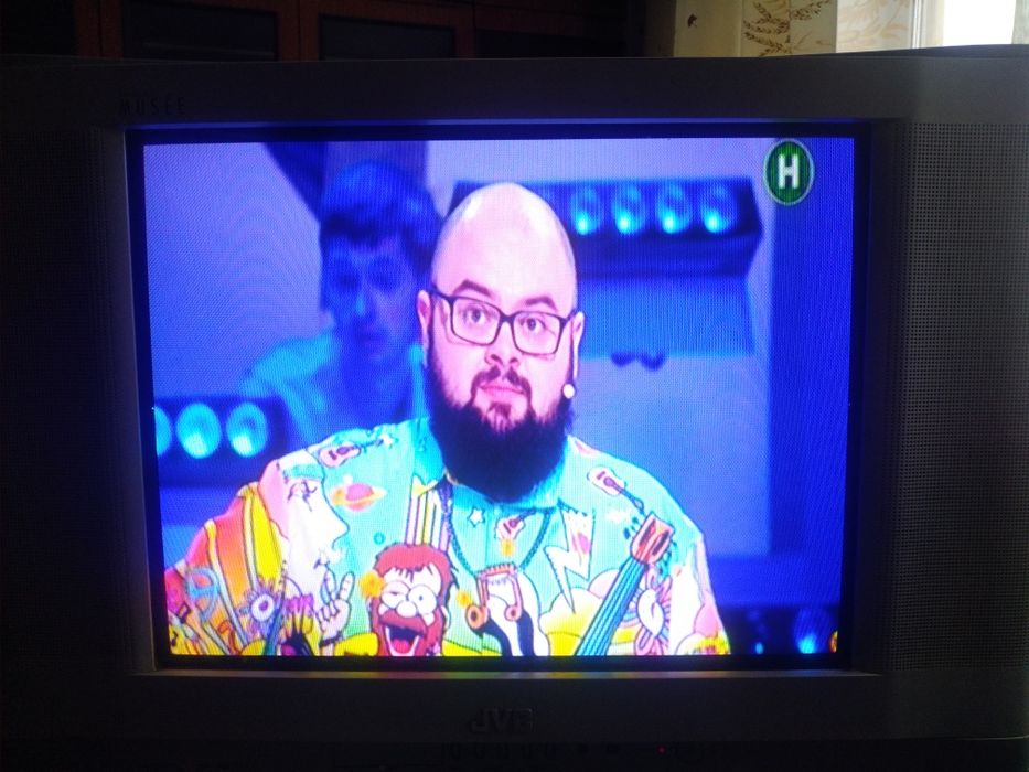 Телевизор JVC плоский экран