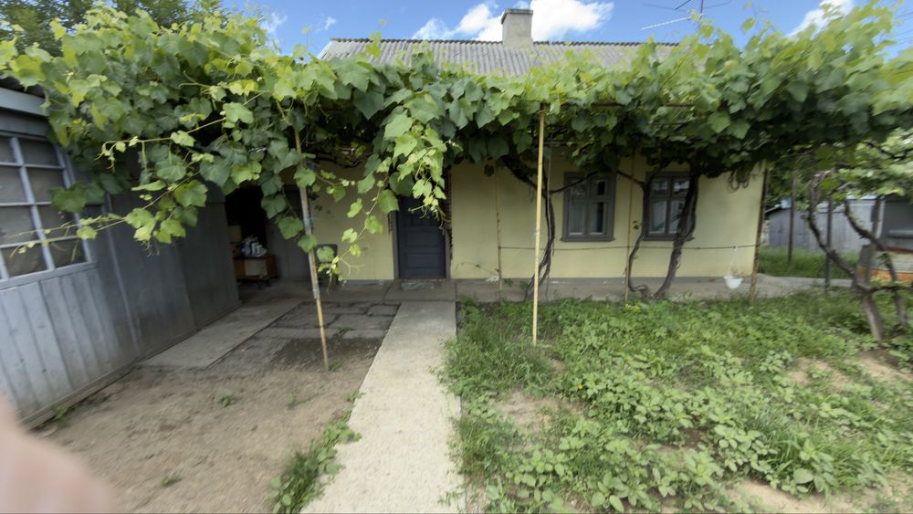 Ділянка під комерційну забудову або будівництво , напроти Ріволі