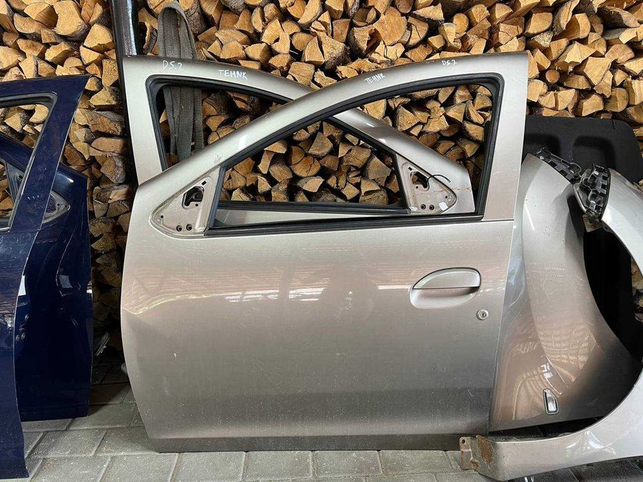 Двері Права / Ліва Renault Dacia Sandero 2 (2013-2020)