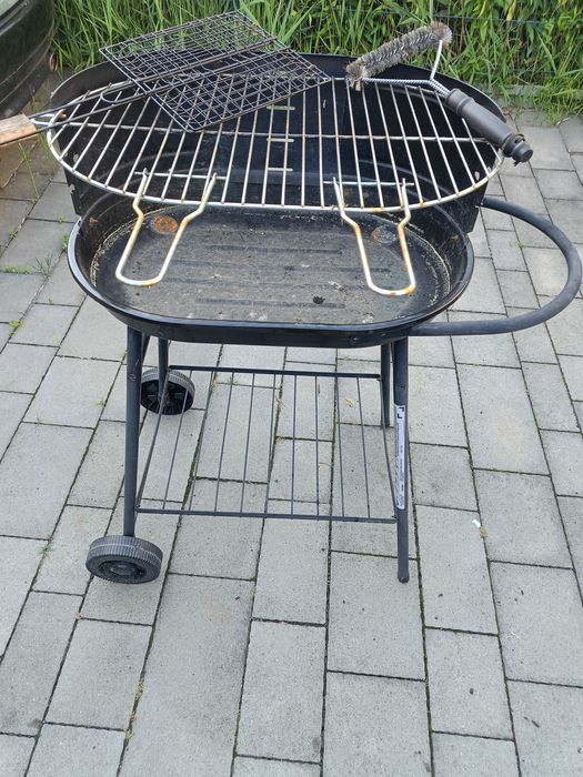 Grill ogrodowy .