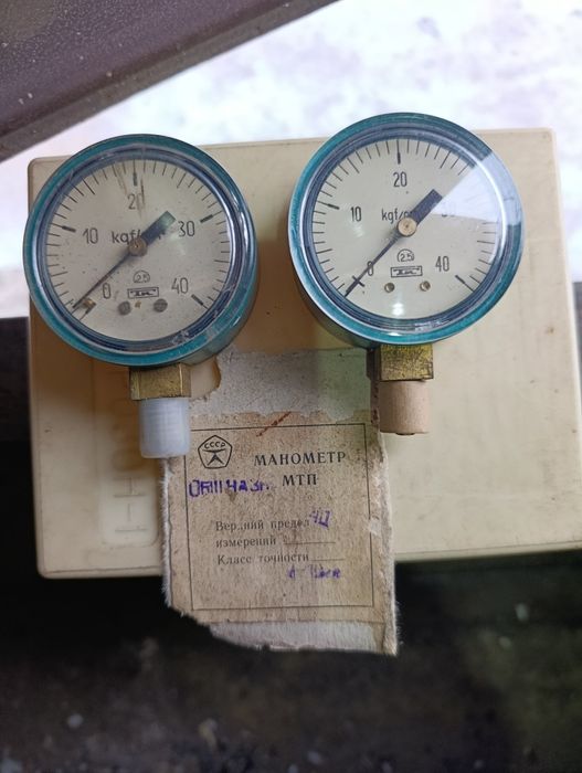 Продам манометр часів СССР.