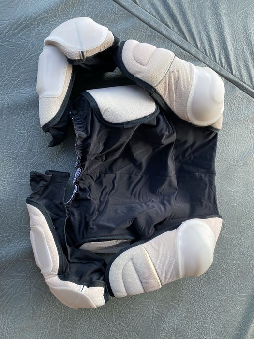 Захист локтів, плечей та грудей dainese