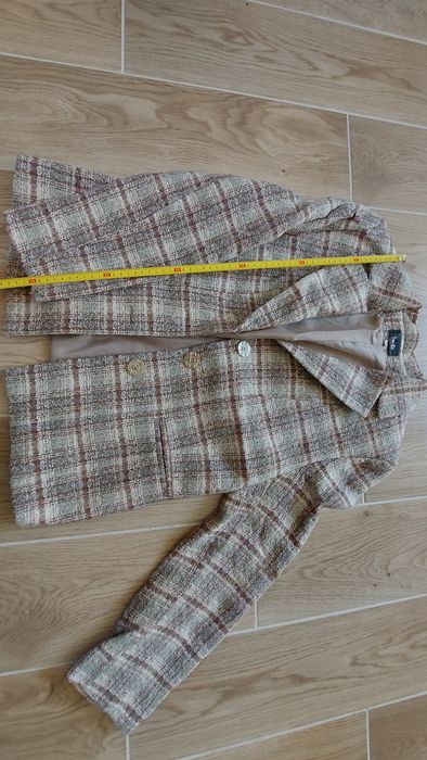 Elegancka brązowa marynarka w kratę