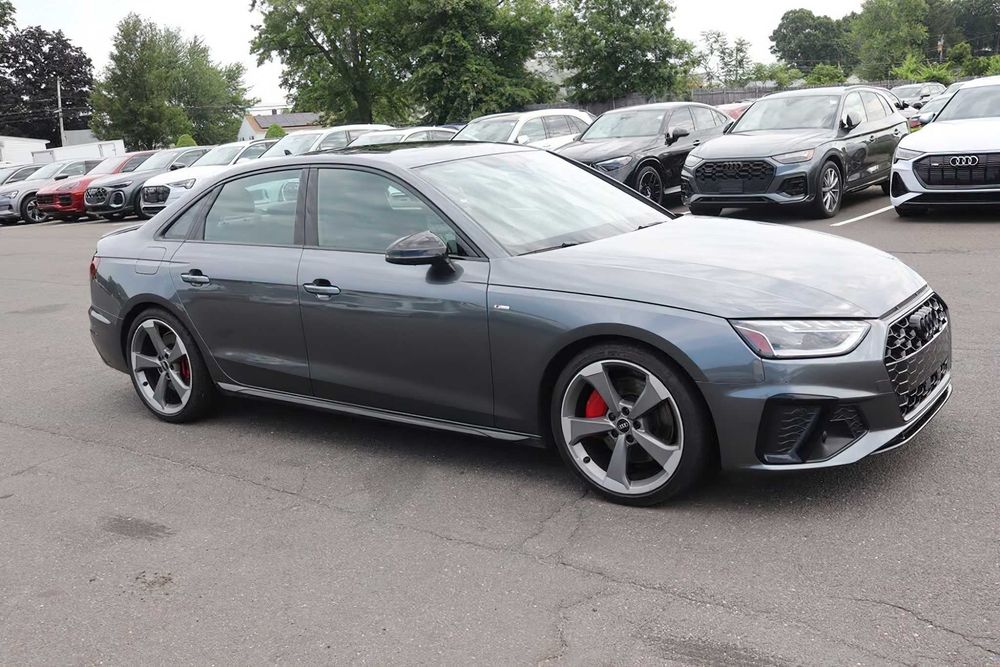 Audi A4      2022