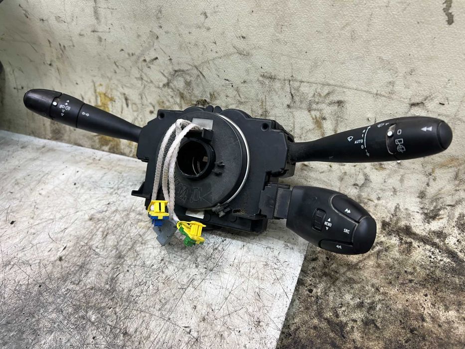 Peugeot 206  807 Citroen Xsara Berlingo C5 C8 Przełącznik Zespolony