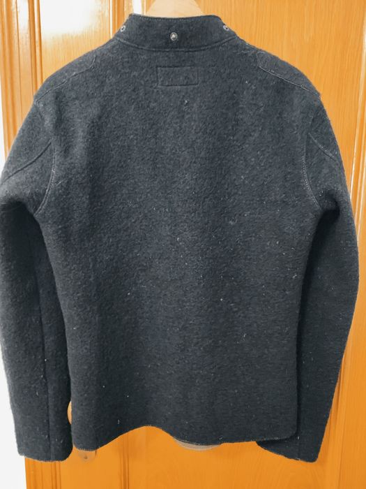 Casaco masculino Armani Jeans em azul e verde militar – Tamanho L