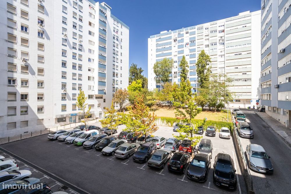 Excelente T3 para arrendamento com parqueamento e arrecadação