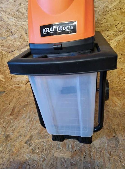 электрический измельчитель веток с контейнером для саду подрібнювач