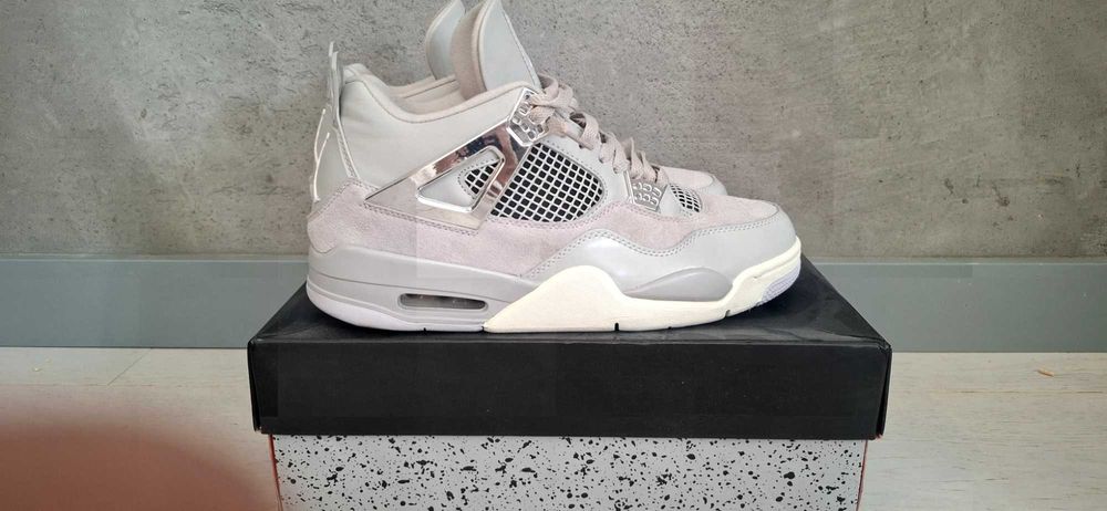 Jordan 4 frozen moments