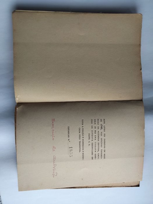 Antologia poética / Federico Garcia Lorca ; trad. Eugénio de Andrade