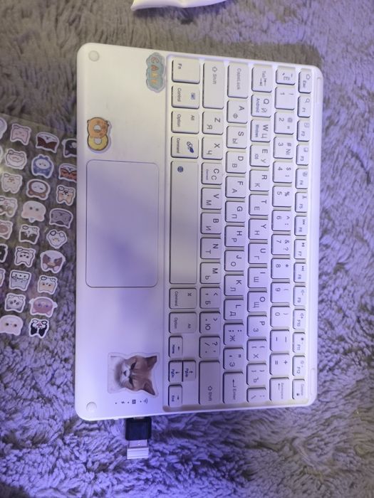 Клавіатура з мишкою до телефону або планшета