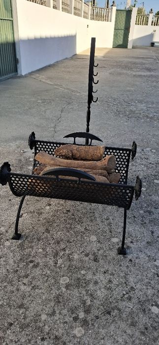 Suporte para atanas e suporte de lenha