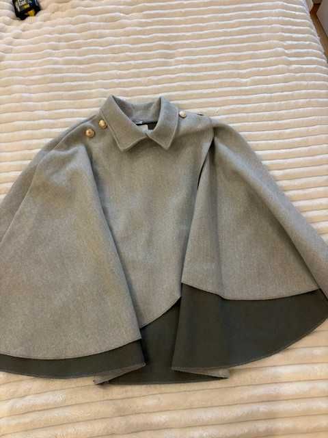 Capa cinzenta elegante e versátil