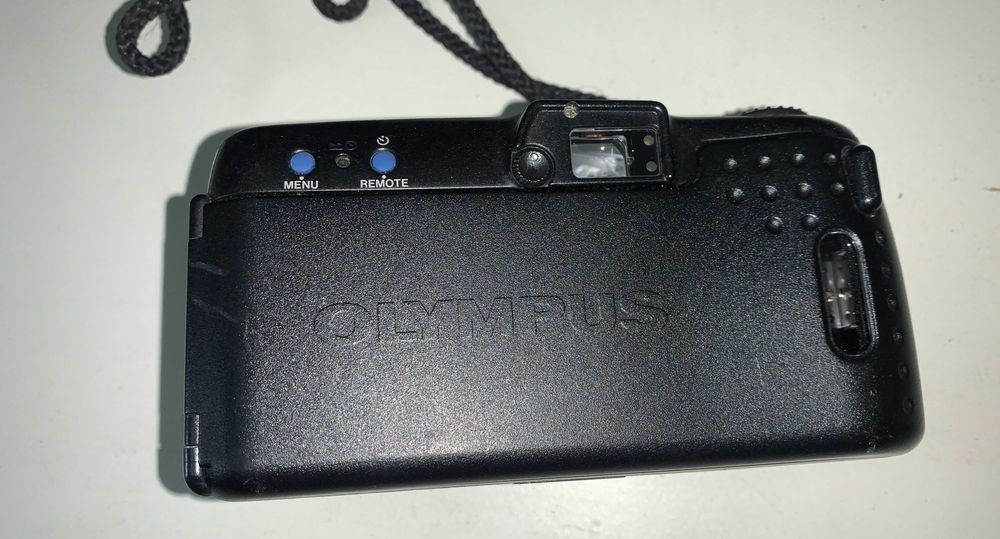 MÁQUINA FOTOGRÁFICA OLYMPUS