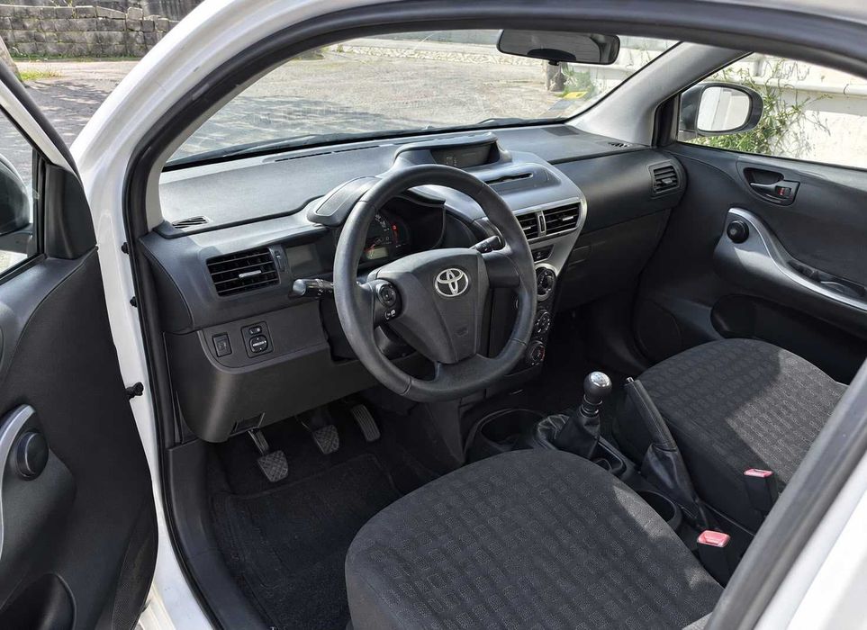 TOYOTA iQ 1.4 D-4D – Económico, Compacto e Prático | 2011 — photo 5