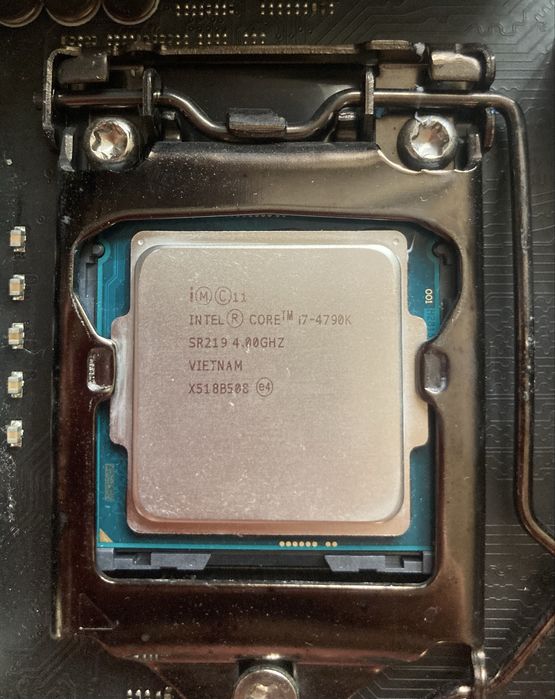 i7-4790K + Maximus VII Gene Z97 micro-ATX + 16GB DDR3 2133MHz