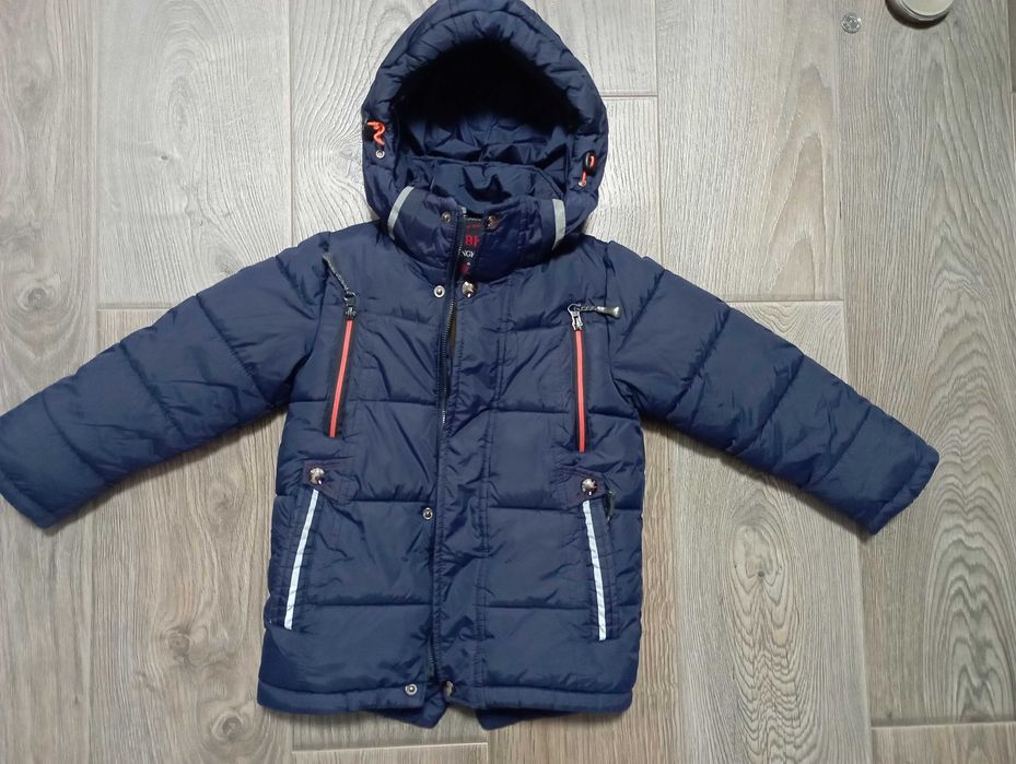 Продам куртку на мальчика 2-3 года.