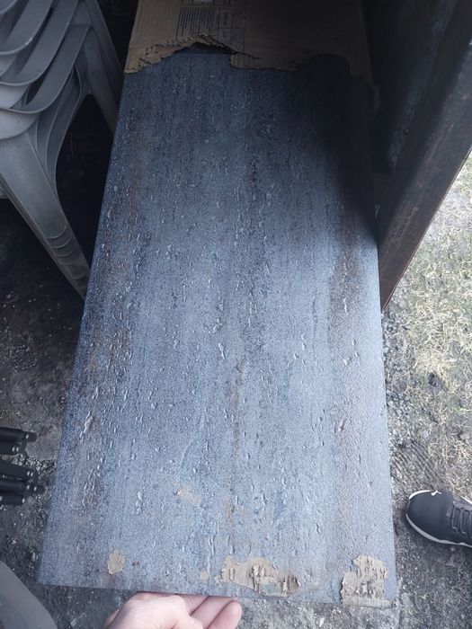 Sprzedam płytki,8 krzeseł ogrodowych i stół