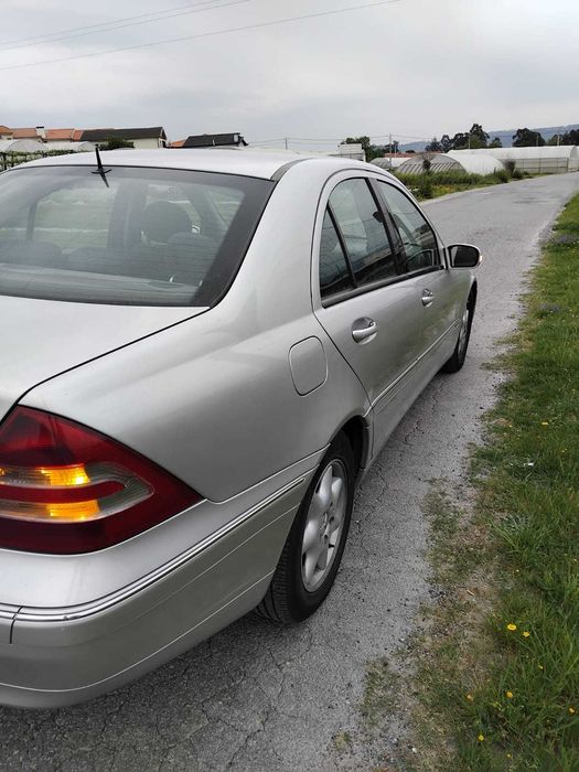 Mercedes Benz C220 cx automática 150cv