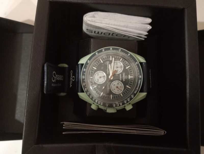 MoonSwatch SO33G100 Omega x Swatch - Earth Tone Strap Detail