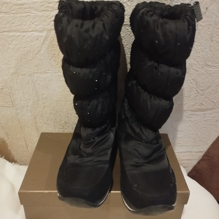 Чобітки жіночі теплі.