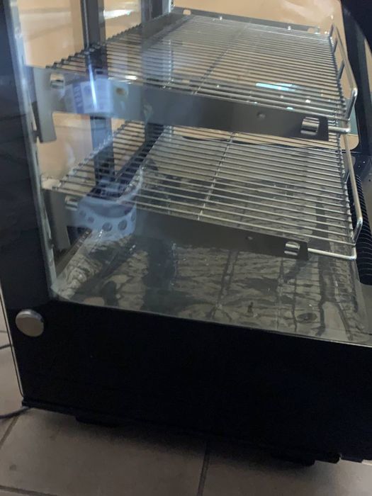 Настільна холодильна вітрина reednee 120л