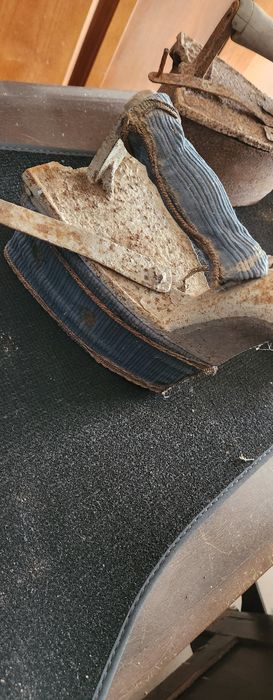 ferros de engomar antigos a carvao