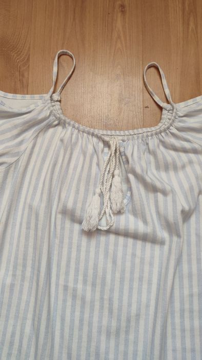 Футболка с открытыми плечами