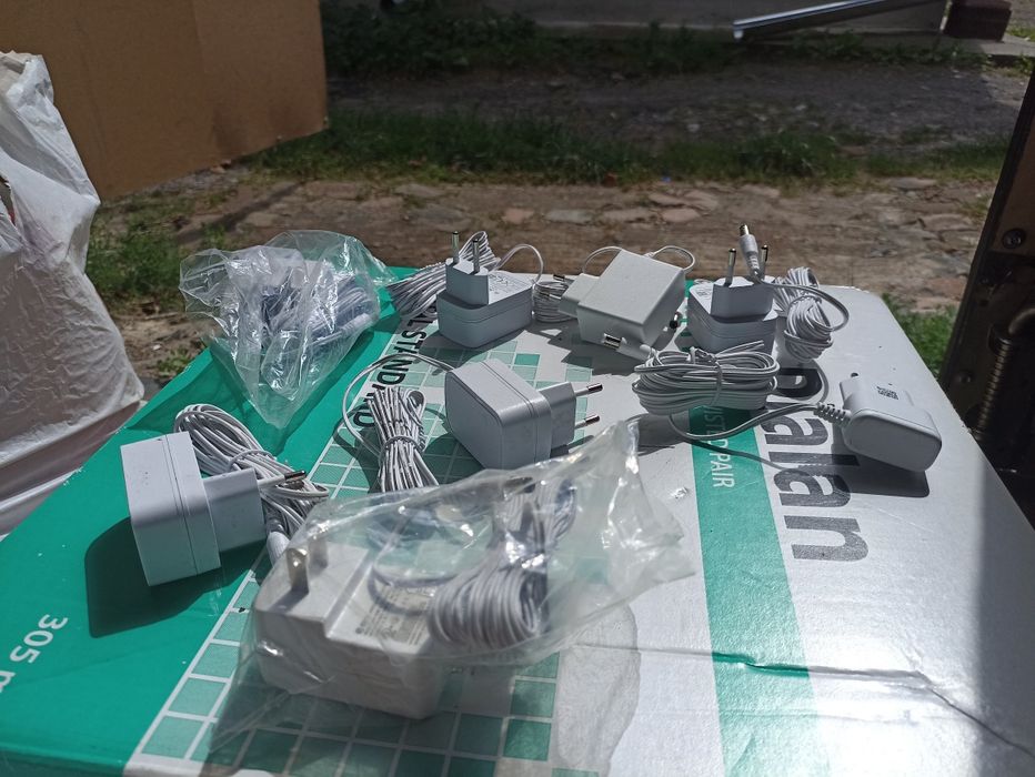 Блоки живлення 12v-0.5a, 12v-1a гермовводи для камер відеонагляду