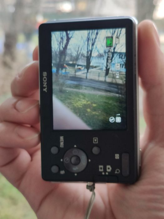 Цифровий фотоапарат Sony Cyber-shot 12.1 MP
