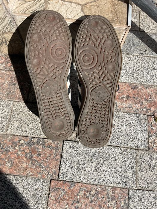 Продам оригінальні кросівки adidas spezial 43