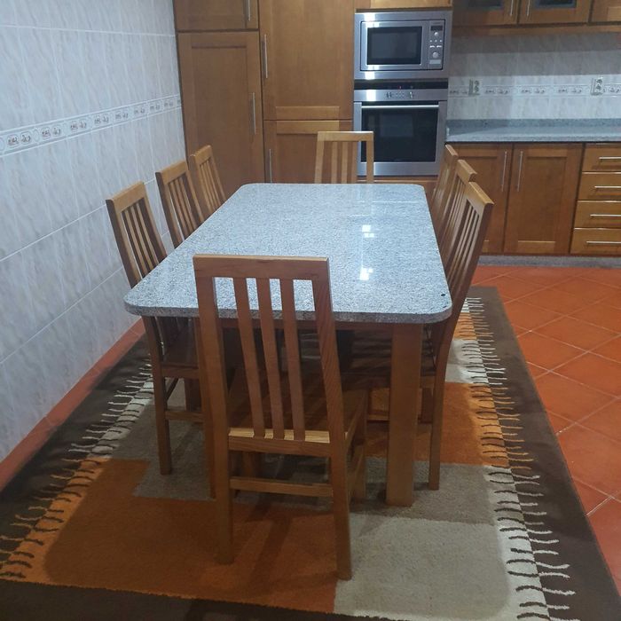 Mesa de cuzinha em pedra